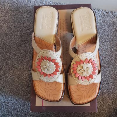 Summer Sandles (Size 7)-Clarks, Lindsay Phillips, Tonga and More (GB1-KD)
