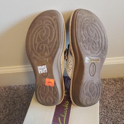 Summer Sandles (Size 7)-Clarks, Lindsay Phillips, Tonga and More (GB1-KD)