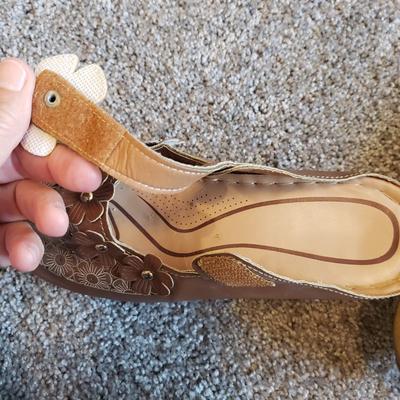 Summer Sandles (Size 7)-Clarks, Lindsay Phillips, Tonga and More (GB1-KD)