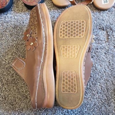 Summer Sandles (Size 7)-Clarks, Lindsay Phillips, Tonga and More (GB1-KD)