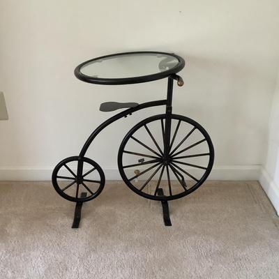 UBR766 Metal Tricycle Glass Top Table