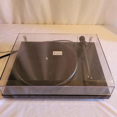 Pro-Ject Audio Systems Turntable (D-EL)