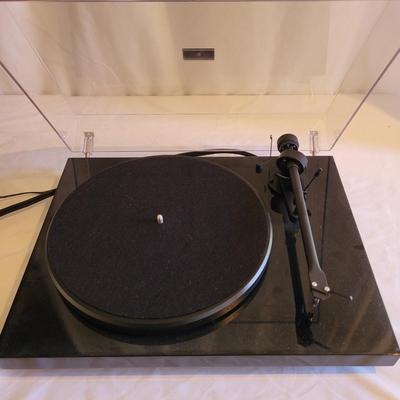 Pro-Ject Audio Systems Turntable (D-EL)