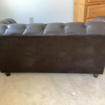 UBR767 Chesterfield Vinyl Tufted Love Seat Sofa
