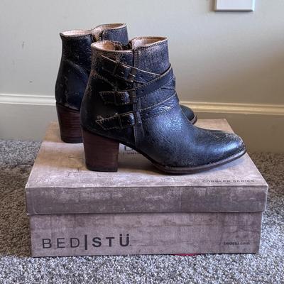 Ferri, Roper, Vionic, and Other Women’s Heeled Boots - Sizes 7-7.5 (GB1-DZ)