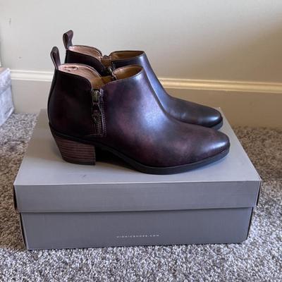 Ferri, Roper, Vionic, and Other Women’s Heeled Boots - Sizes 7-7.5 (GB1-DZ)