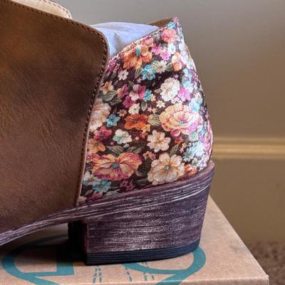 Ferri, Roper, Vionic, and Other Women’s Heeled Boots - Sizes 7-7.5 (GB1-DZ)
