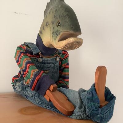UBR772 Wooden Fish Doll