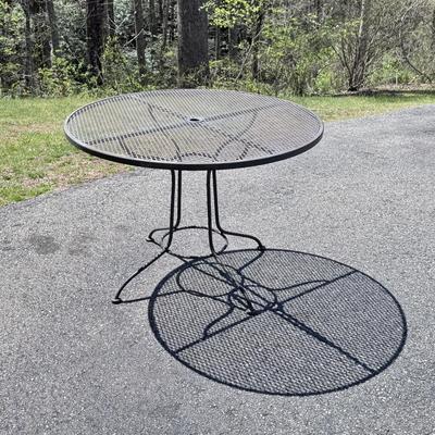 Wrought Iron Round Patio Table (G-DZ)