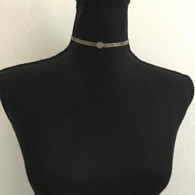 Gold tone mesh choker necklace