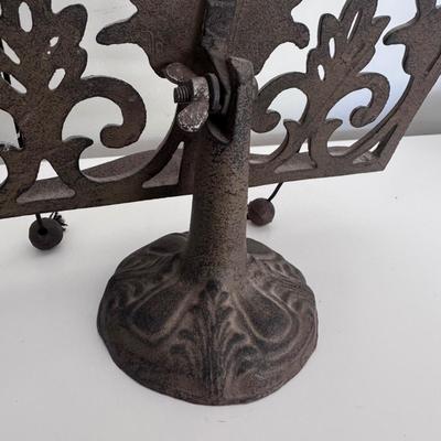Decorative Cast Iron Cookbook Stand and Cast Iron Boot Scraper (G-DZ)