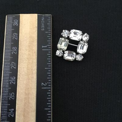 Beautiful vintage silver tone Square rhinestone pin