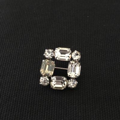 Beautiful vintage silver tone Square rhinestone pin