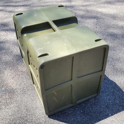 Two Dog Crates (G-EL)