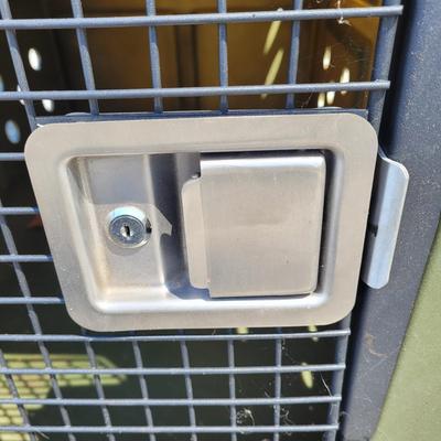 Two Dog Crates (G-EL)
