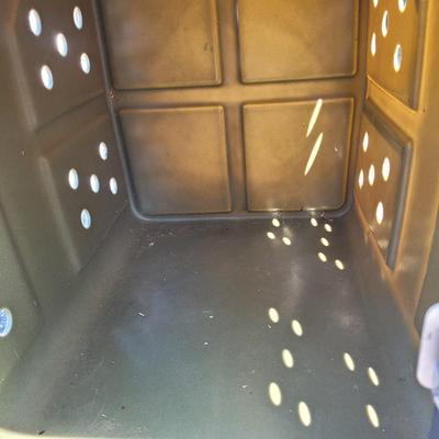Two Dog Crates (G-EL)