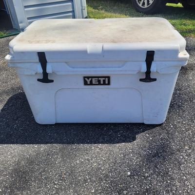 Yeti Tundra 45 Cooler (G-EL)