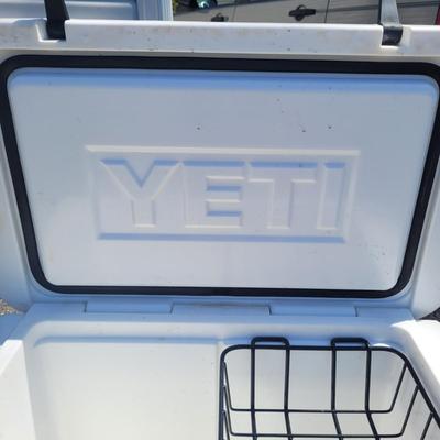 Yeti Tundra 45 Cooler (G-EL)