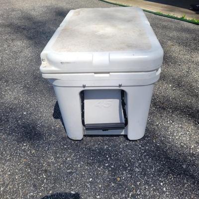 Yeti Tundra 45 Cooler (G-EL)