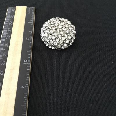 Beautiful, vintage, silver toned rhinestone, circular brooch