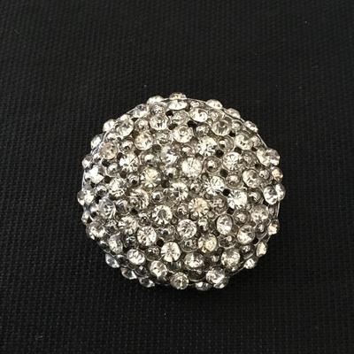 Beautiful, vintage, silver toned rhinestone, circular brooch