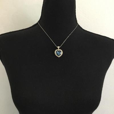 Rare 1998 Celine Dion Avon Beautiful, Heart of the ocean necklace and stud earrings set