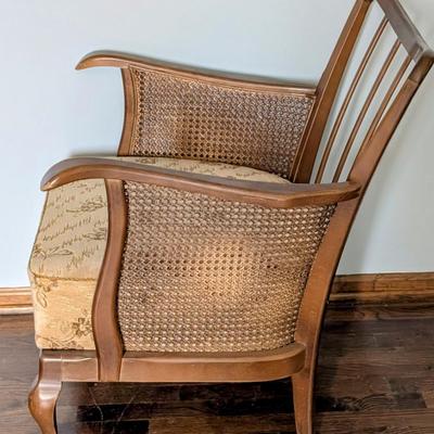 LOT 4Y: Antique/ Vintage Chippendale Style, Spindle Back, Cane Sided, Cushioned Chair