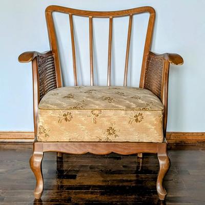 LOT 4Y: Antique/ Vintage Chippendale Style, Spindle Back, Cane Sided, Cushioned Chair