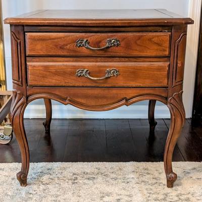 LOT 5M: Pair of Mid-20th Century French Provincial Louis XV Style Delwood Furniture Company (Hammary Division) Nightstands