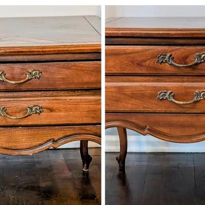 LOT 5M: Pair of Mid-20th Century French Provincial Louis XV Style Delwood Furniture Company (Hammary Division) Nightstands