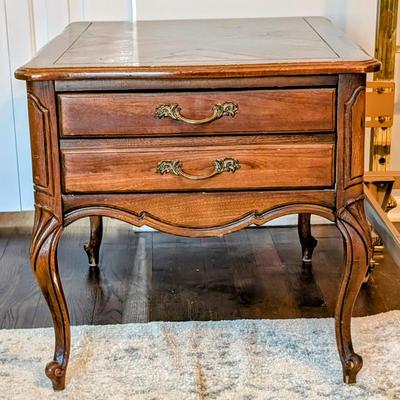 LOT 5M: Pair of Mid-20th Century French Provincial Louis XV Style Delwood Furniture Company (Hammary Division) Nightstands