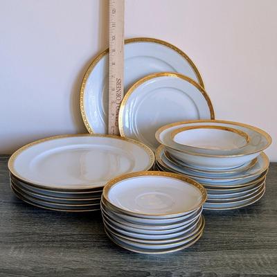 LOT 10D: Vintage Royal Bavaria 18 Carat Plated China