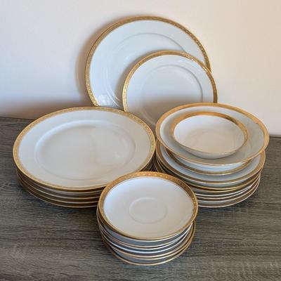LOT 10D: Vintage Royal Bavaria 18 Carat Plated China