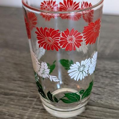 LOT 19K: Vintage Mixed Pattern Fruit Glasses