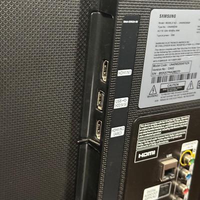 LOT 24Z: Samsung TV Model UN40N5200AF