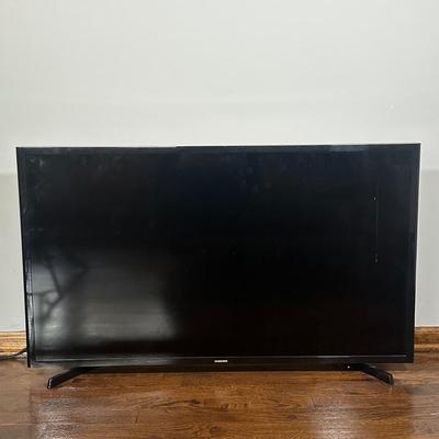 LOT 24Z: Samsung TV Model UN40N5200AF