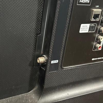 LOT 24Z: Samsung TV Model UN40N5200AF