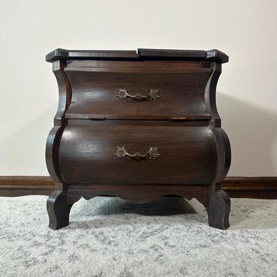 LOT 25X: Vintage Wooden Curved Leg Flip Top Mini Bar