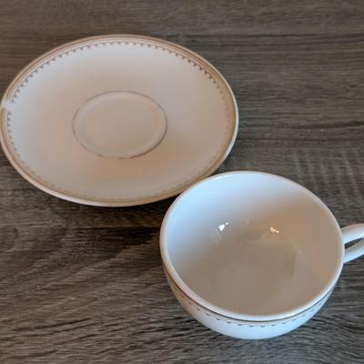 LOT 94K: Lamberton Scammell Ivory China Made In America For The Waldorf Astoria