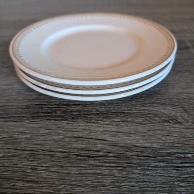 LOT 94K: Lamberton Scammell Ivory China Made In America For The Waldorf Astoria
