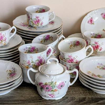 LOT 95K: Vintage Johann Haviland Chippendale Rose China Set