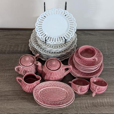 LOT 99K: Vintage Mojillica Child Tea Set & Porcelain Pierced Edge Plates