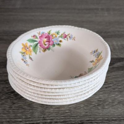 LOT 100K: 1950's Vintage Homer Laughlin China Spring Wreath