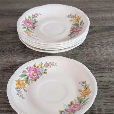 LOT 100K: 1950's Vintage Homer Laughlin China Spring Wreath