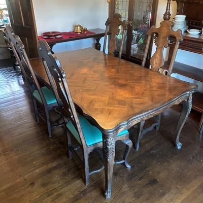 LOT 125D: Antique 1890s Beautifully Carved French Wood Extendible Versailles Top Dining Table w/ 4 Matching Chairs