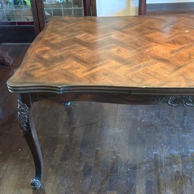 LOT 125D: Antique 1890s Beautifully Carved French Wood Extendible Versailles Top Dining Table w/ 4 Matching Chairs