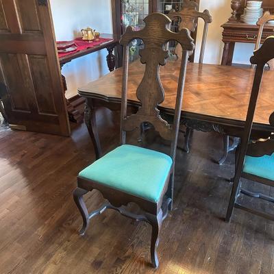 LOT 125D: Antique 1890s Beautifully Carved French Wood Extendible Versailles Top Dining Table w/ 4 Matching Chairs