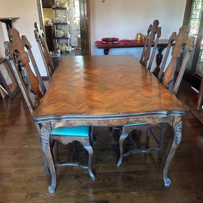 LOT 125D: Antique 1890s Beautifully Carved French Wood Extendible Versailles Top Dining Table w/ 4 Matching Chairs