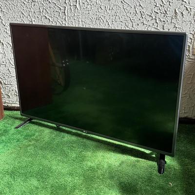 LOT 138F: LG TV Monitor Model 42LF5600
