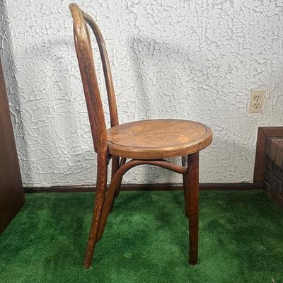 LOT 140F: Set Of 4 Early 20th Century Bentwood Chairs